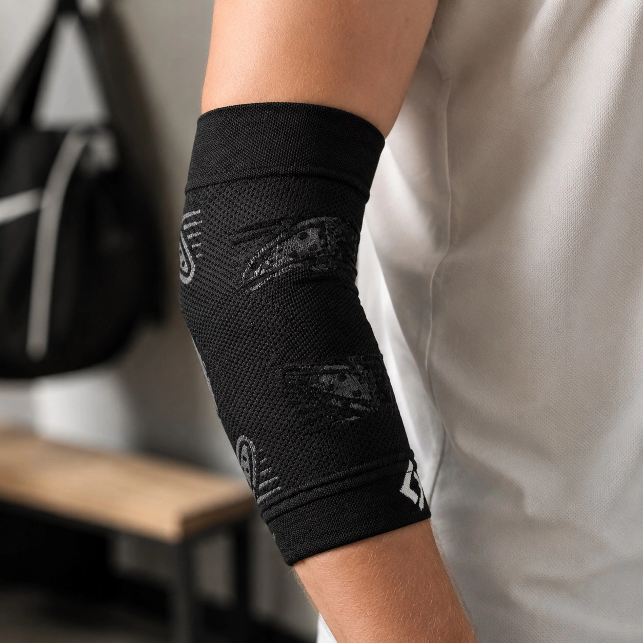 Elbow floky Elbow Brace — Injury prevention